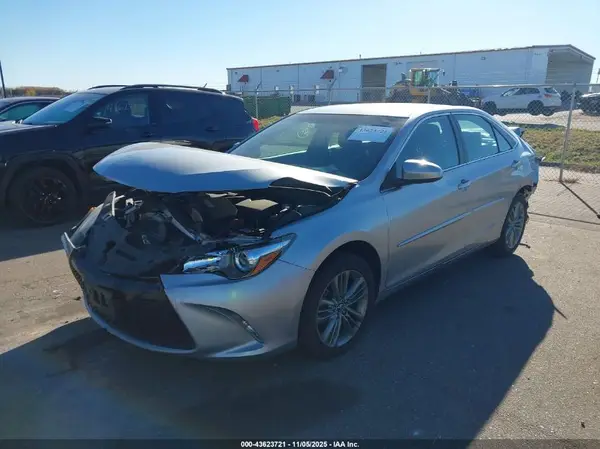 4T1BF1FKXHU393611 2017 TOYOTA CAMRY - Image 2