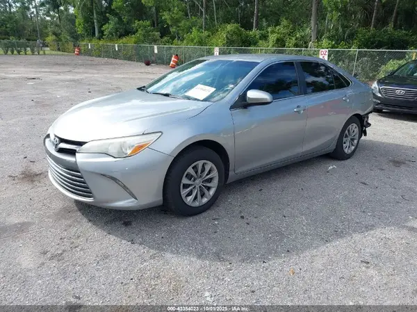 4T1BF1FKXHU396072 2017 TOYOTA CAMRY - Image 2