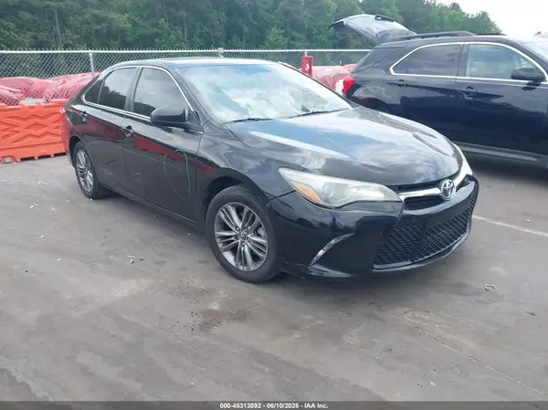 4T1BF1FKXHU396282 2017 TOYOTA CAMRY - Image 1