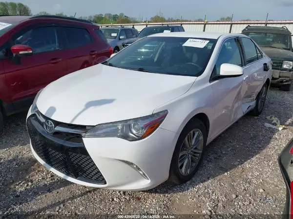 4T1BF1FKXHU397965 2017 TOYOTA CAMRY - Image 2