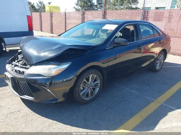 4T1BF1FKXHU398579 2017 TOYOTA CAMRY - Image 2