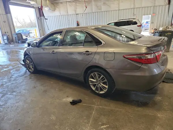 4T1BF1FKXHU400184 2017 TOYOTA CAMRY - Image 2