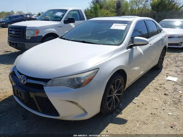 4T1BF1FKXHU402100 2017 TOYOTA CAMRY - Image 2