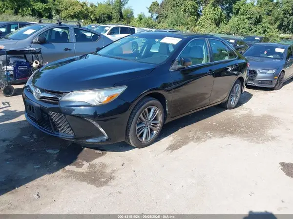 4T1BF1FKXHU404641 2017 TOYOTA CAMRY - Image 2
