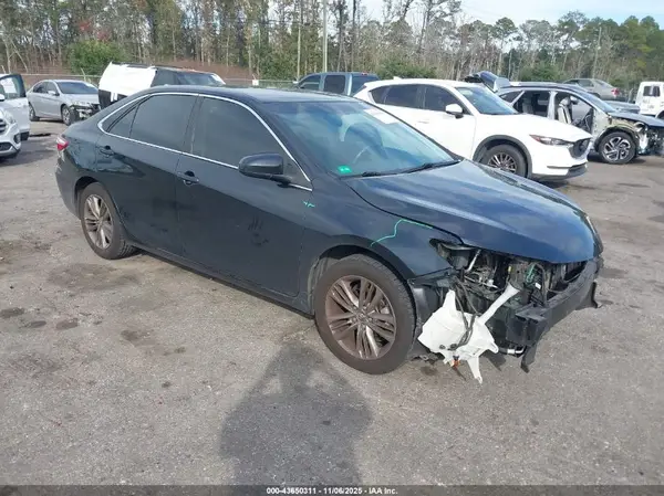 4T1BF1FKXHU407359 2017 TOYOTA CAMRY - Image 1