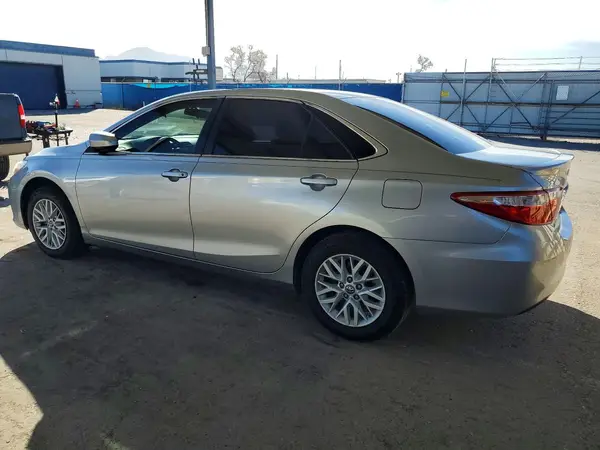 4T1BF1FKXHU411444 2017 TOYOTA CAMRY - Image 2
