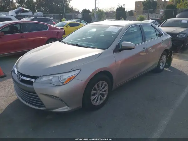 4T1BF1FKXHU413940 2017 TOYOTA CAMRY - Image 2
