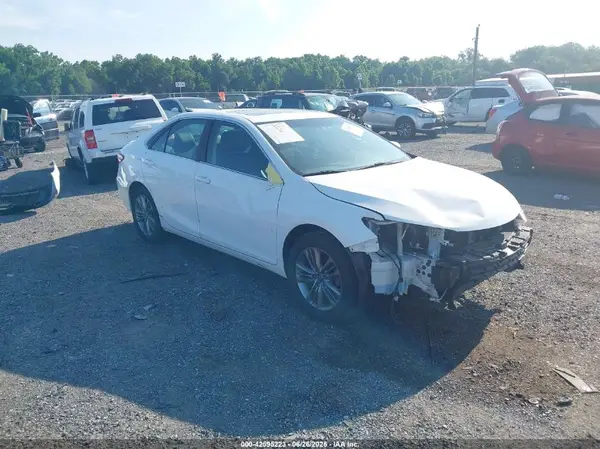 4T1BF1FKXHU414165 2017 TOYOTA CAMRY - Image 1