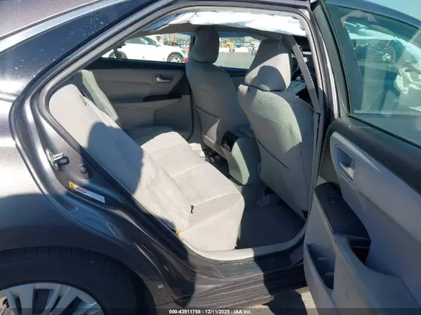 4T1BF1FKXHU414912 2017 TOYOTA CAMRY - Image 8