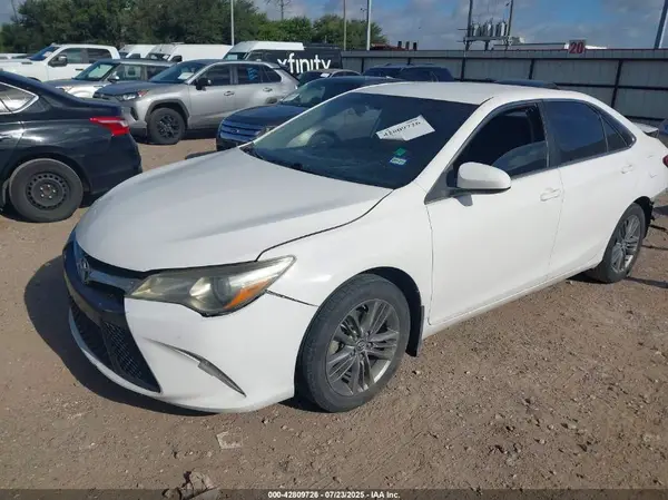 4T1BF1FKXHU415607 2017 TOYOTA CAMRY - Image 2