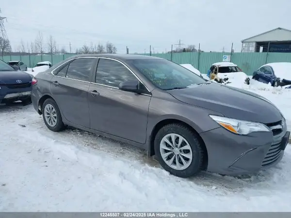 4T1BF1FKXHU421956 2017 TOYOTA CAMRY - Image 1