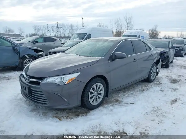 4T1BF1FKXHU421956 2017 TOYOTA CAMRY - Image 2