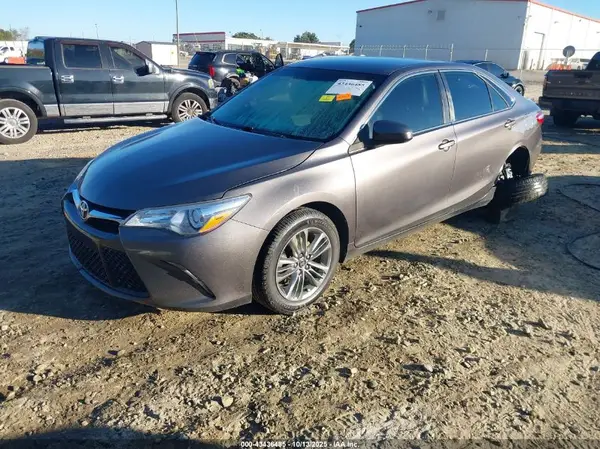 4T1BF1FKXHU424338 2017 TOYOTA CAMRY - Image 2