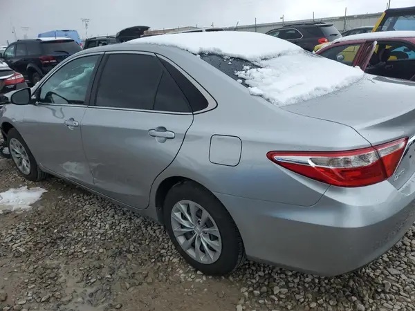 4T1BF1FKXHU425019 2017 TOYOTA CAMRY - Image 2