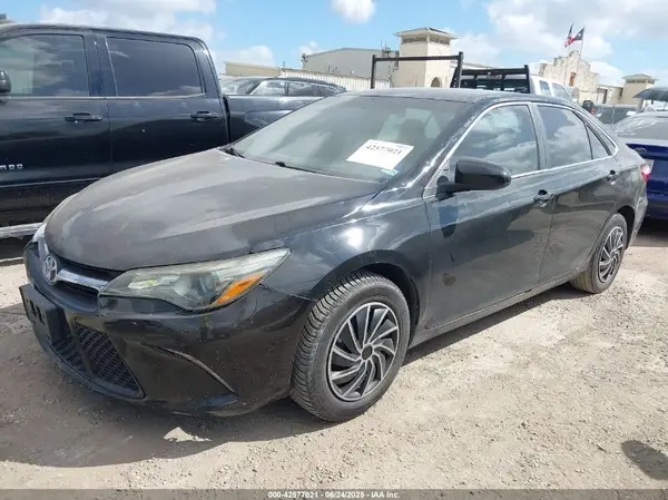4T1BF1FKXHU425277 2017 TOYOTA CAMRY - Image 2