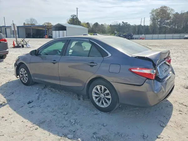 4T1BF1FKXHU425912 2017 TOYOTA CAMRY - Image 2