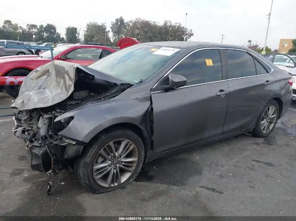 4T1BF1FKXHU426252 2017 TOYOTA CAMRY - Image 2