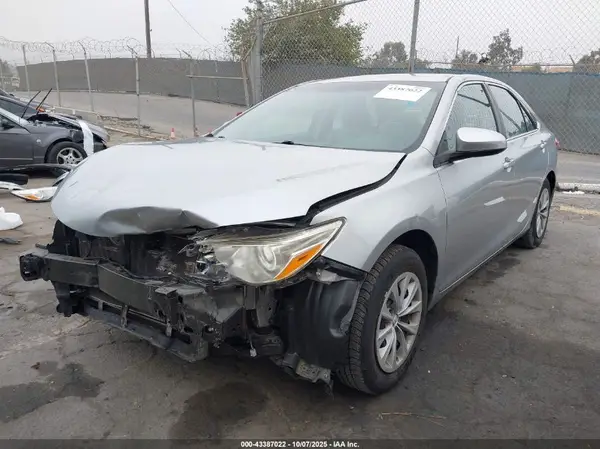 4T1BF1FKXHU426347 2017 TOYOTA CAMRY - Image 2