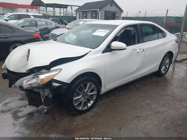 4T1BF1FKXHU426753 2017 TOYOTA CAMRY - Image 2