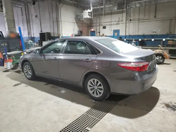 4T1BF1FKXHU429703 2017 TOYOTA CAMRY - Image 2