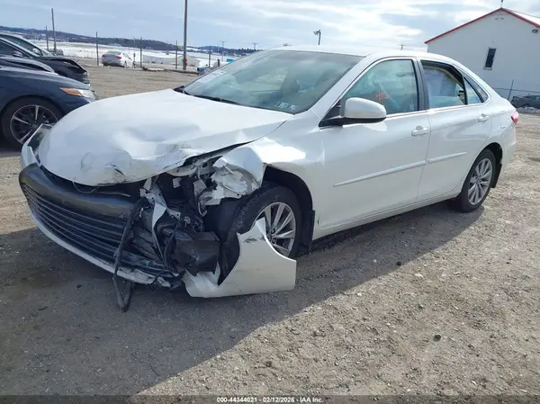 4T1BF1FKXHU432374 2017 TOYOTA CAMRY - Image 2