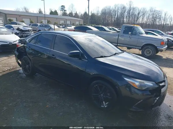 4T1BF1FKXHU432813 2017 TOYOTA CAMRY - Image 1