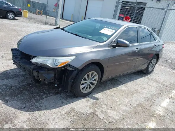 4T1BF1FKXHU432827 2017 TOYOTA CAMRY - Image 2