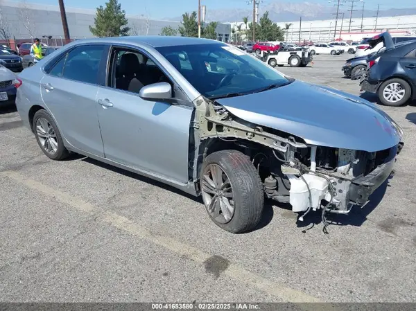4T1BF1FKXHU437137 2017 TOYOTA CAMRY - Image 1