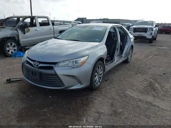 4T1BF1FKXHU445061 2017 TOYOTA CAMRY - Image 2