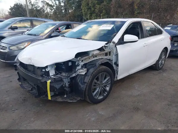 4T1BF1FKXHU446002 2017 TOYOTA CAMRY - Image 2