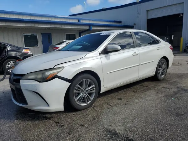 4T1BF1FKXHU450003 2017 TOYOTA CAMRY - Image 1
