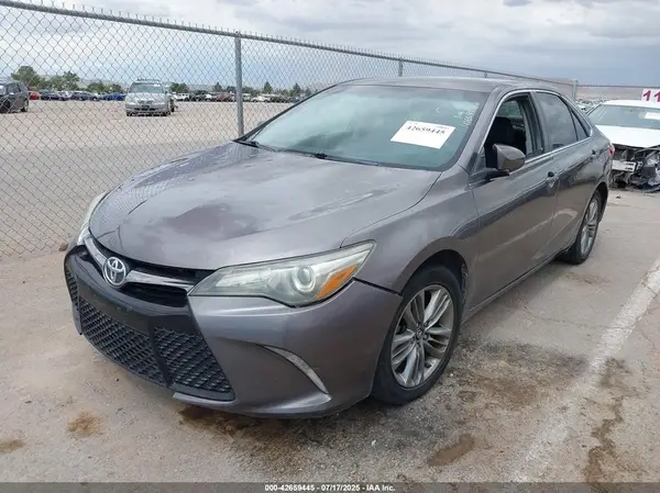 4T1BF1FKXHU617427 2017 TOYOTA CAMRY - Image 2