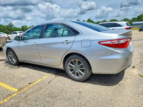 4T1BF1FKXHU618822 2017 TOYOTA CAMRY - Image 2