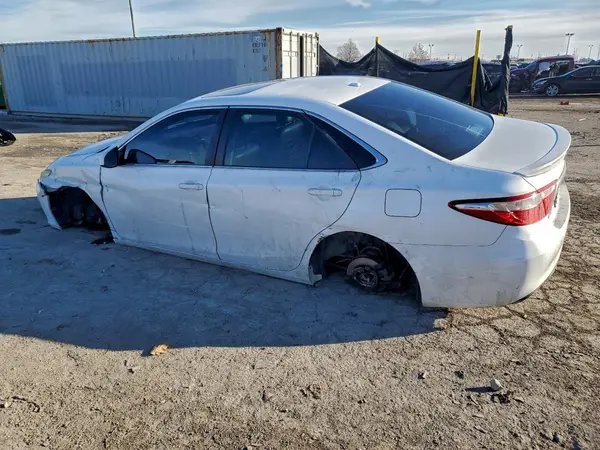 4T1BF1FKXHU621588 2017 TOYOTA CAMRY - Image 2