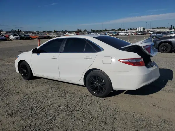 4T1BF1FKXHU621669 2017 TOYOTA CAMRY - Image 2