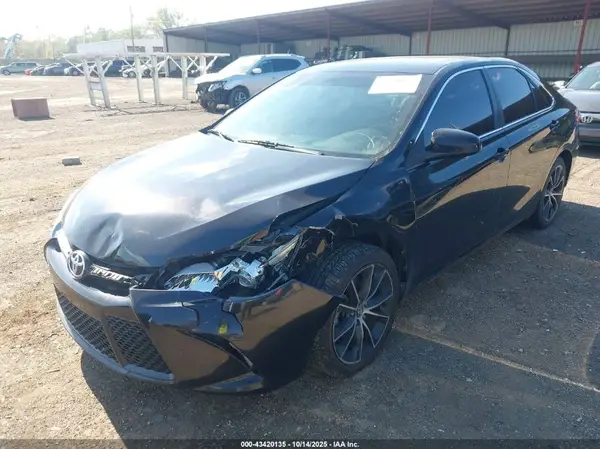 4T1BF1FKXHU623552 2017 TOYOTA CAMRY - Image 2