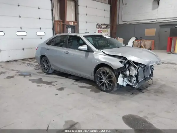 4T1BF1FKXHU623731 2017 TOYOTA CAMRY - Image 1