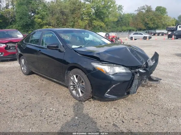 4T1BF1FKXHU626094 2017 TOYOTA CAMRY - Image 1