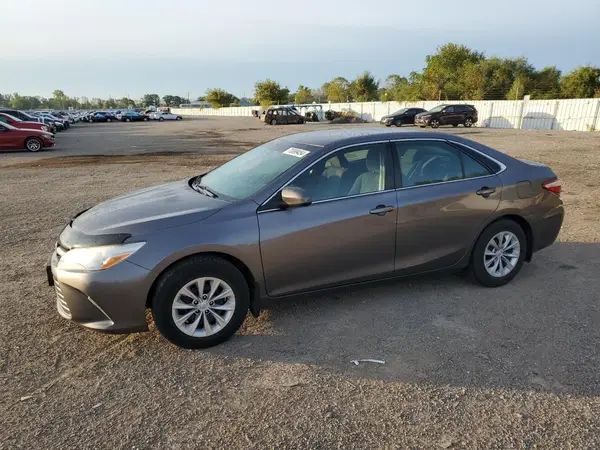 4T1BF1FKXHU629769 2017 TOYOTA CAMRY - Image 1