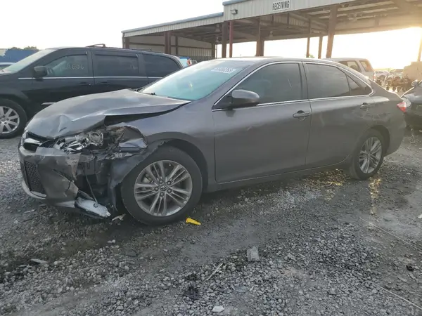 4T1BF1FKXHU631389 2017 TOYOTA CAMRY - Image 1