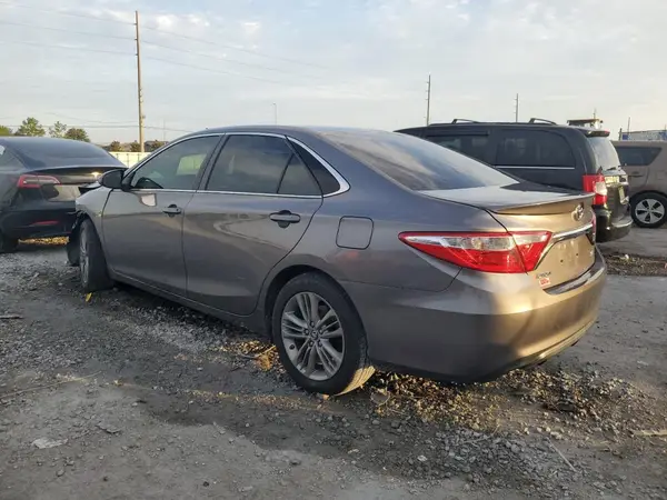 4T1BF1FKXHU631389 2017 TOYOTA CAMRY - Image 2