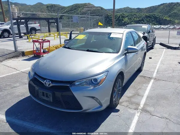 4T1BF1FKXHU634762 2017 TOYOTA CAMRY - Image 2