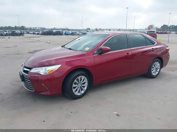 4T1BF1FKXHU635667 2017 TOYOTA CAMRY - Image 2