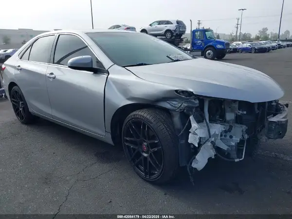 4T1BF1FKXHU637628 2017 TOYOTA CAMRY - Image 1