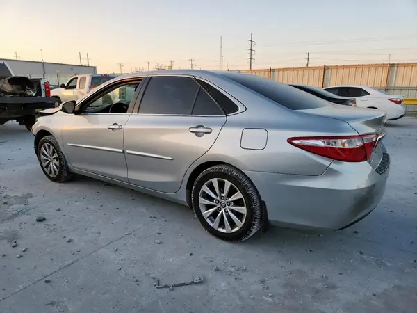 4T1BF1FKXHU639962 2017 TOYOTA CAMRY - Image 2