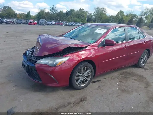 4T1BF1FKXHU640156 2017 TOYOTA CAMRY - Image 2