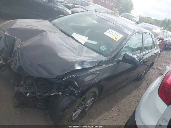 4T1BF1FKXHU640545 2017 TOYOTA CAMRY - Image 2