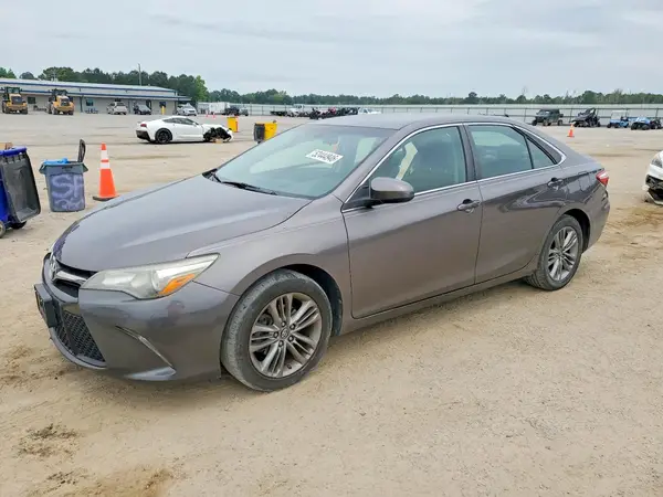 4T1BF1FKXHU640772 2017 TOYOTA CAMRY - Image 1