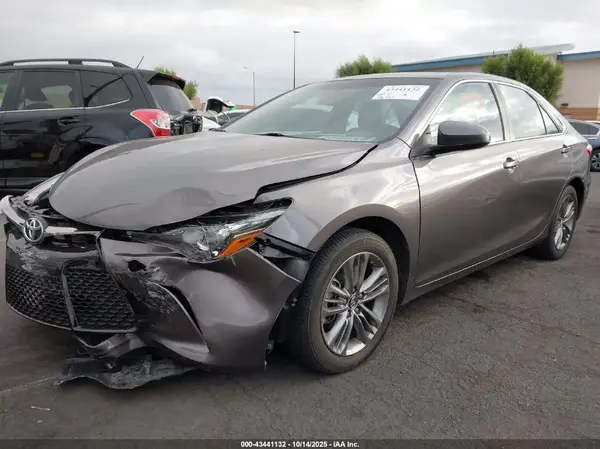 4T1BF1FKXHU642019 2017 TOYOTA CAMRY - Image 2
