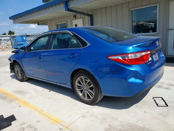 4T1BF1FKXHU643946 2017 TOYOTA CAMRY - Image 2
